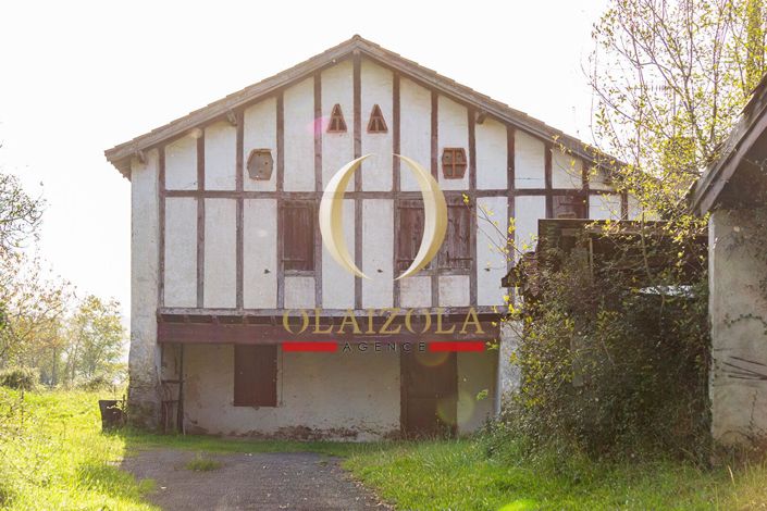 Image No.1-9 Bed Property for sale
