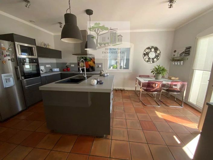 Image No.4-5 Bed House for sale