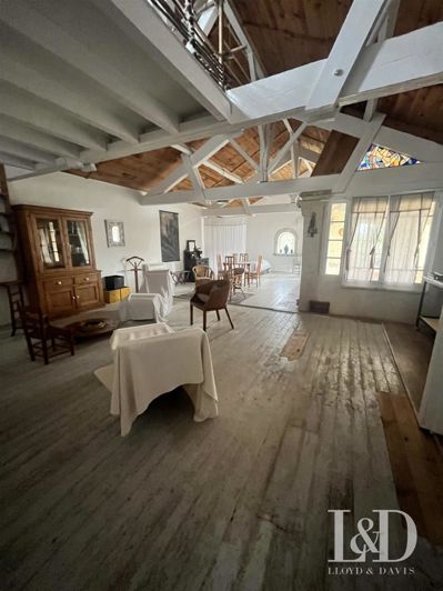 Image No.10-6 Bed House for sale