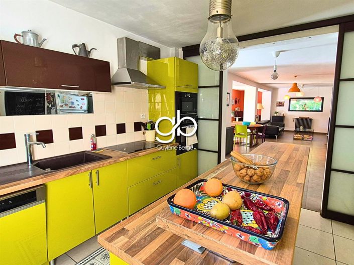 Image No.5-6 Bed House for sale