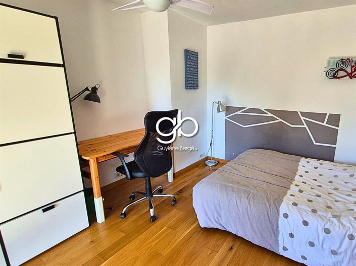 Image No.9-6 Bed House for sale