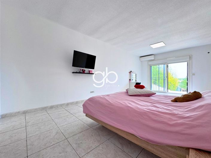 Image No.10-5 Bed House for sale