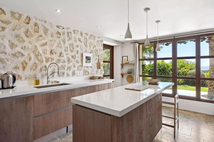 Image No.3-5 Bed House for sale