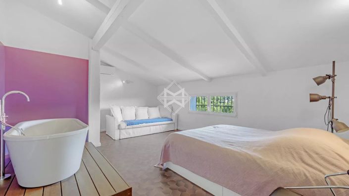 Image No.10-4 Bed House for sale