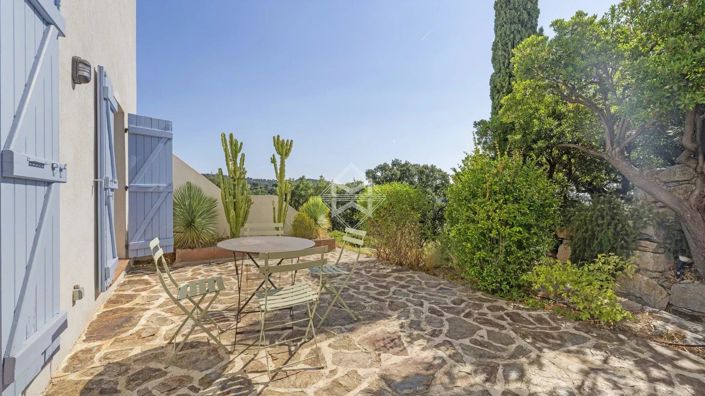 Image No.14-4 Bed House for sale