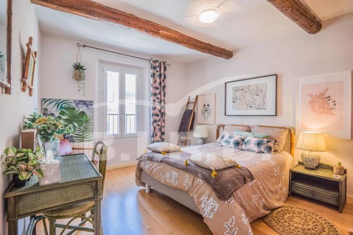 Image No.10-6 Bed House for sale