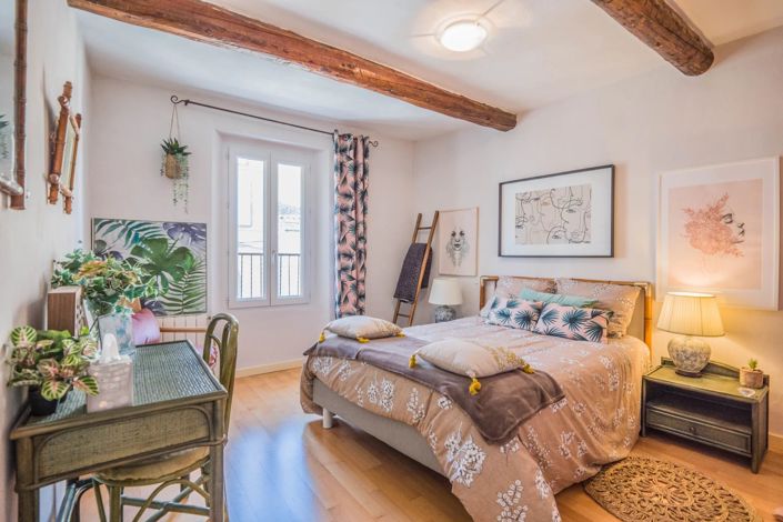 Image No.10-6 Bed House for sale