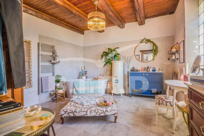 Image No.12-6 Bed House for sale