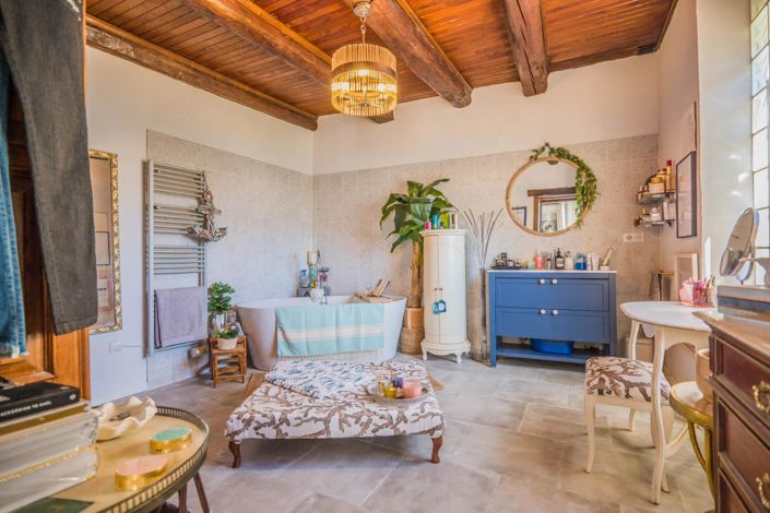 Image No.12-6 Bed House for sale