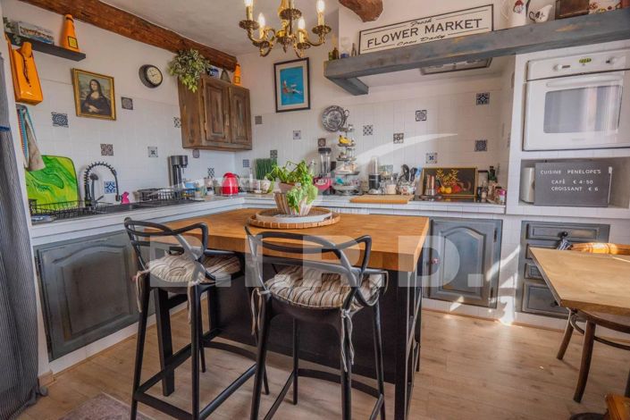 Image No.14-6 Bed House for sale