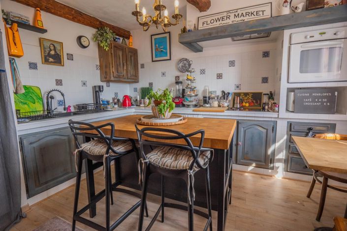 Image No.14-6 Bed House for sale