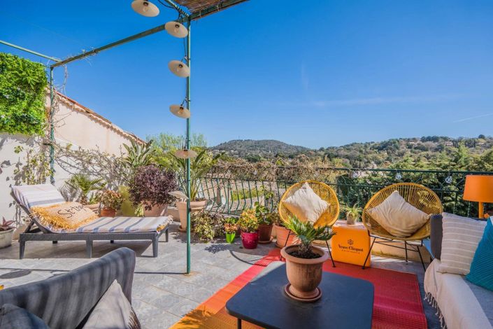 Image No.3-6 Bed House for sale