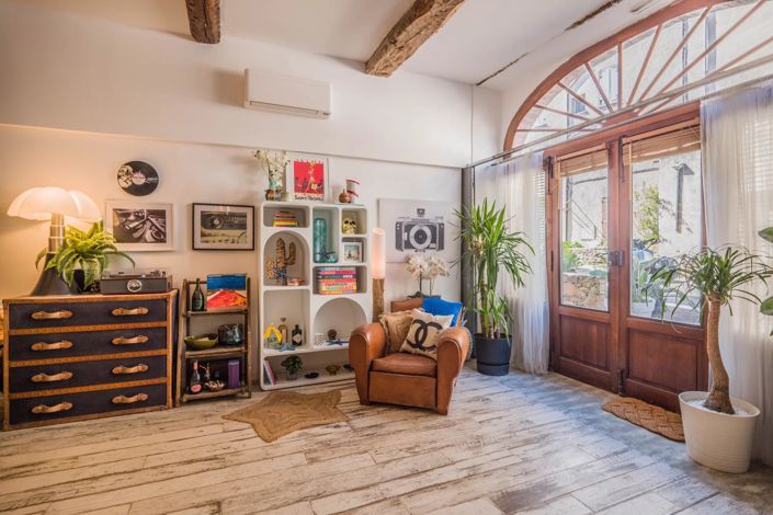 Image No.6-6 Bed House for sale