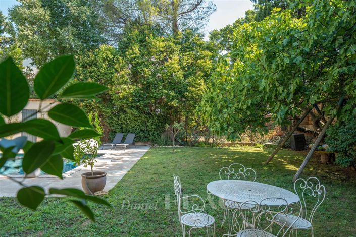 Image No.6-5 Bed House for sale