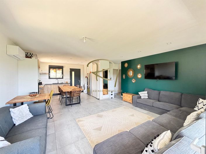 Image No.4-2 Bed House for sale