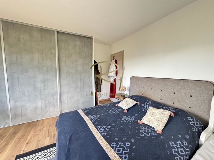 Image No.8-2 Bed House for sale