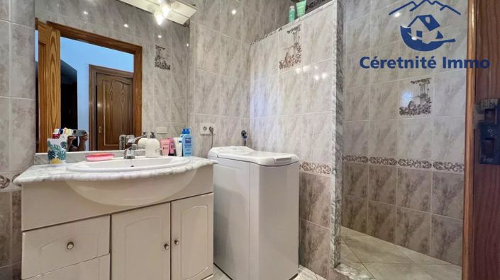 Image No.18-4 Bed House for sale