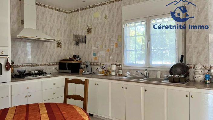 Image No.6-4 Bed House for sale