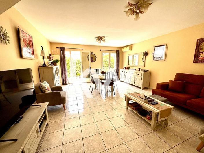 Image No.1-3 Bed House for sale