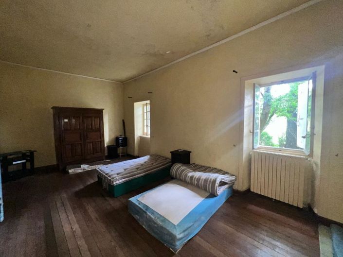 Image No.24-8 Bed House for sale