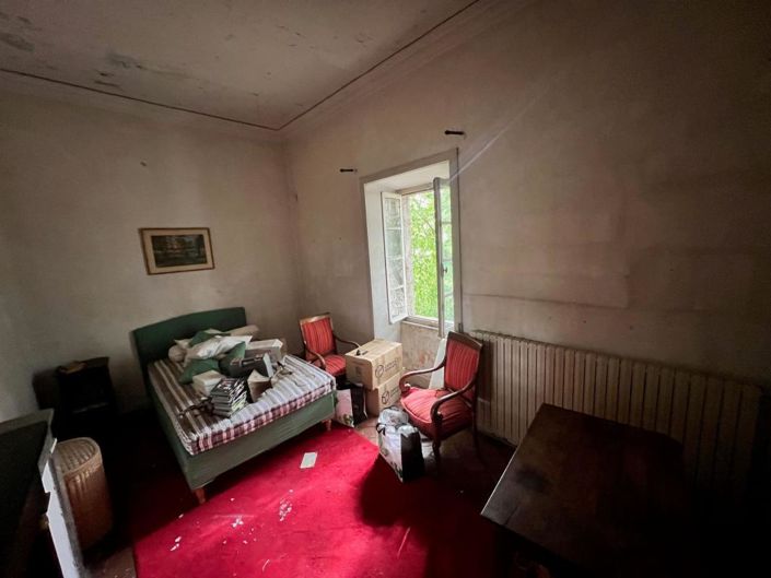 Image No.25-8 Bed House for sale