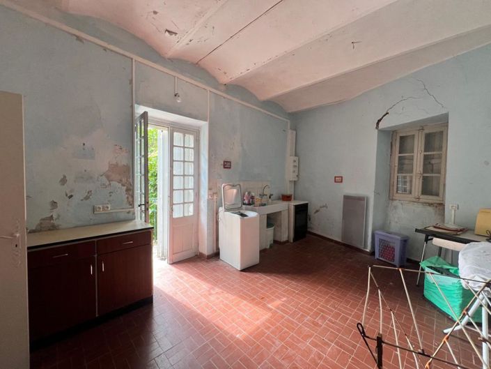 Image No.30-8 Bed House for sale