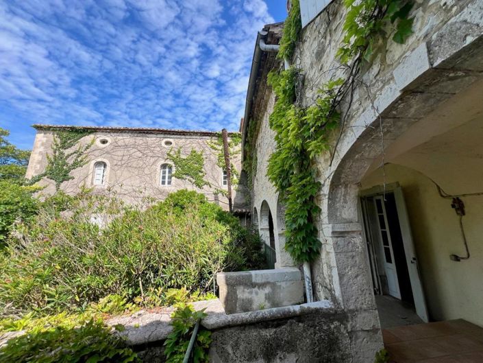 Image No.32-8 Bed House for sale