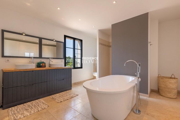 Image No.10-4 Bed House for sale