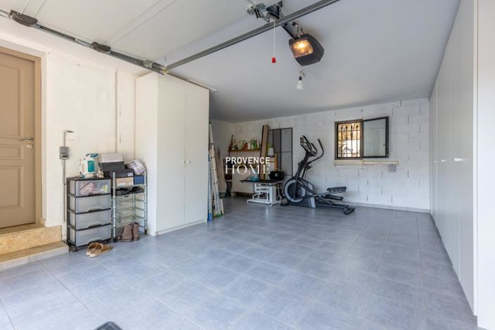 Image No.17-4 Bed House for sale