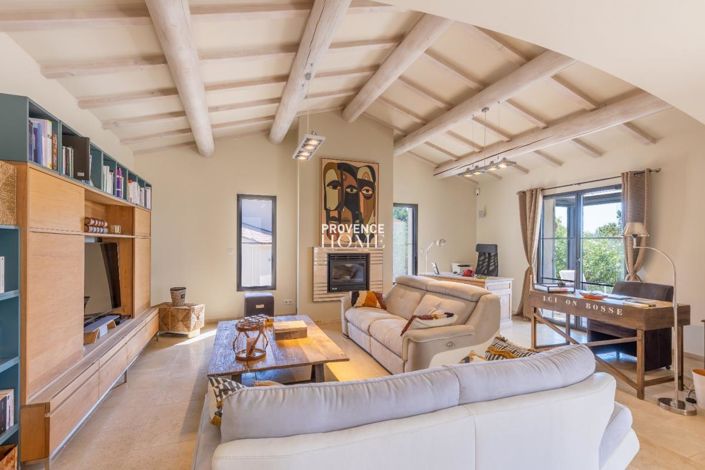 Image No.3-4 Bed House for sale