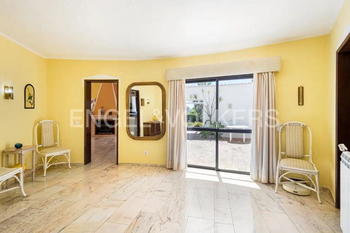 Image No.10-3 Bed House for sale