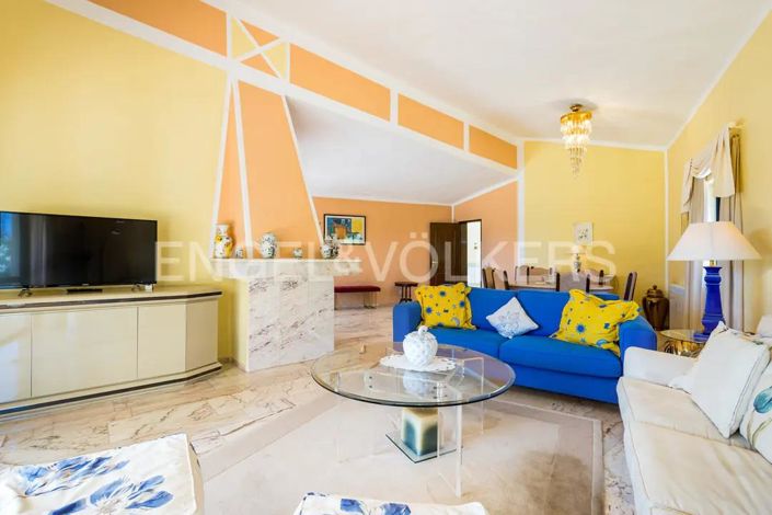 Image No.13-3 Bed House for sale