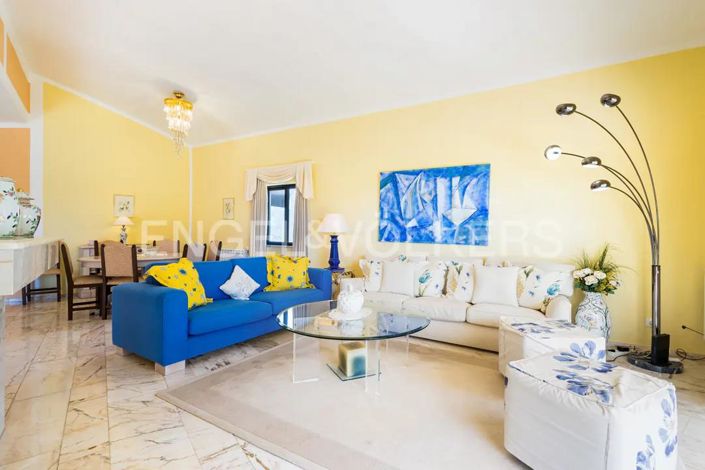 Image No.14-3 Bed House for sale