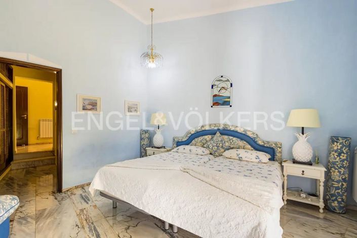 Image No.25-3 Bed House for sale