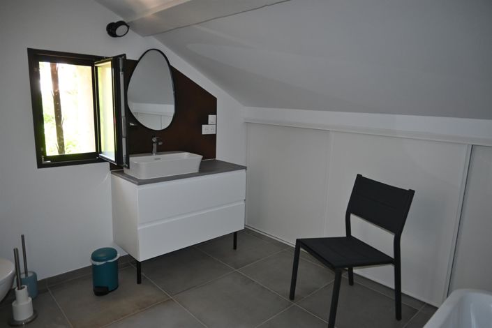 Image No.16-4 Bed House for sale