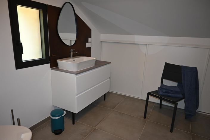 Image No.19-4 Bed House for sale