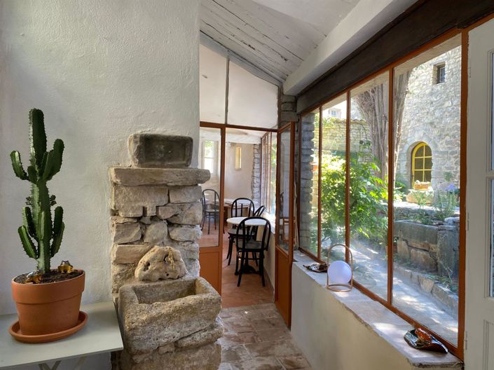 Image No.11-8 Bed Property for sale