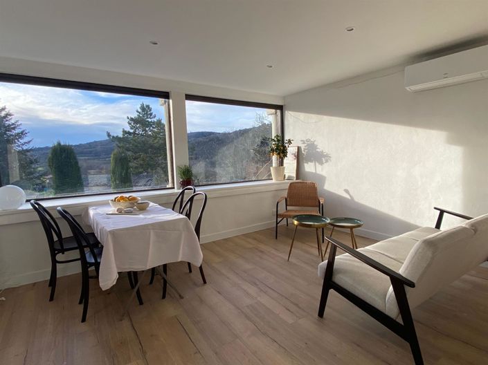 Image No.17-8 Bed Property for sale