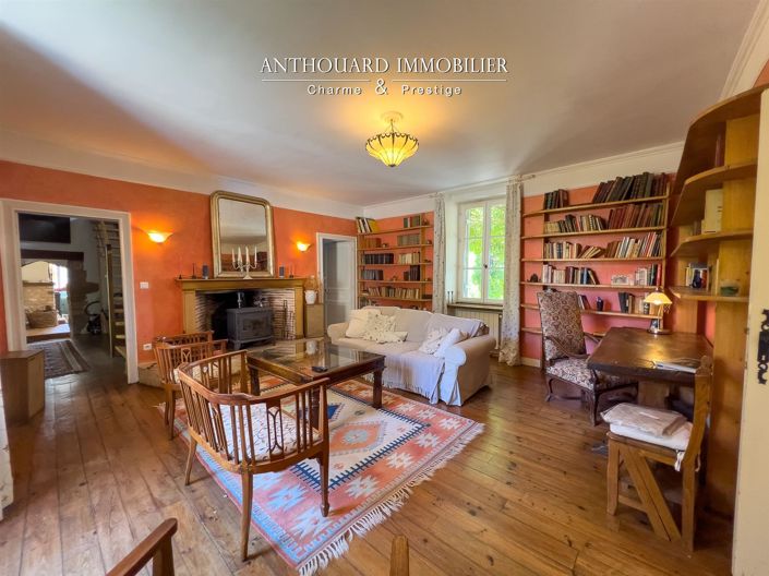 Image No.21-7 Bed House for sale