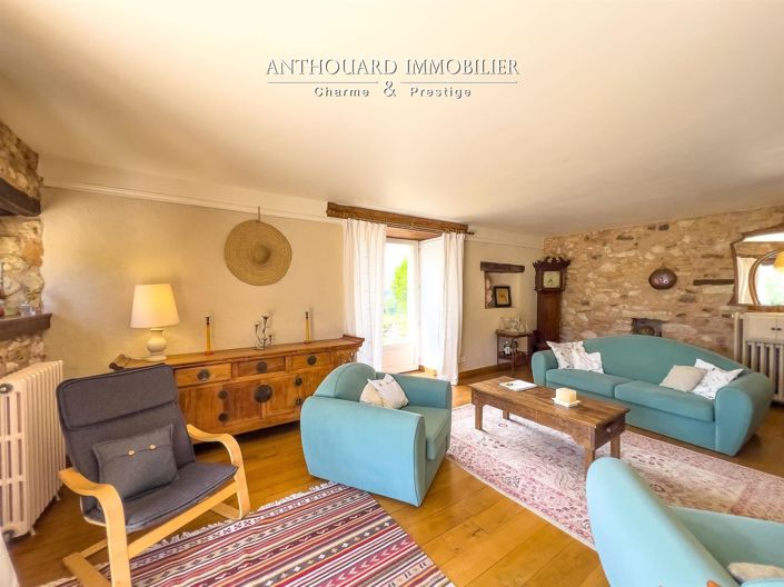 Image No.25-7 Bed House for sale