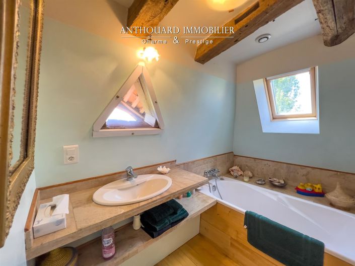 Image No.30-7 Bed House for sale