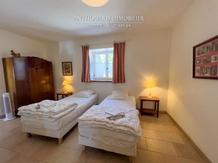 Image No.35-7 Bed House for sale