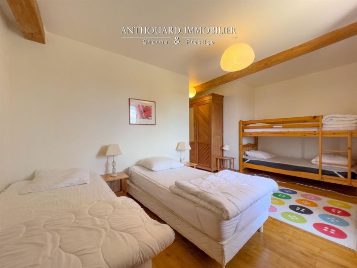 Image No.40-7 Bed House for sale