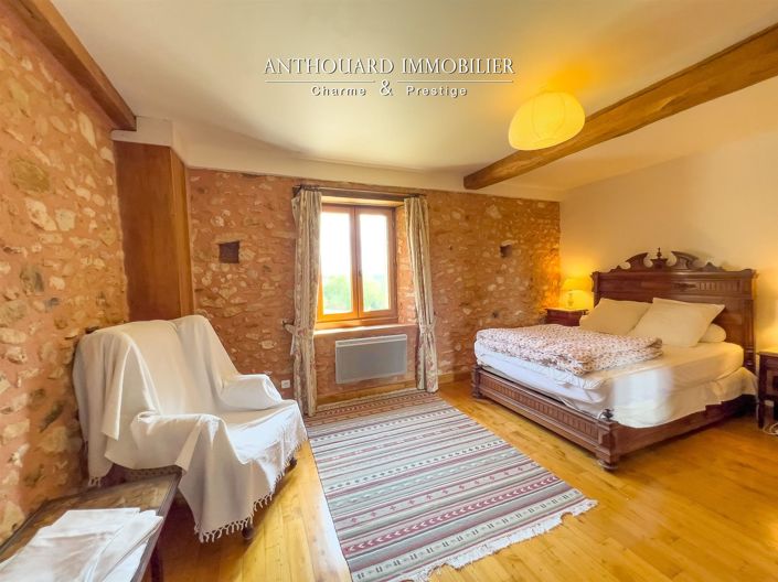 Image No.42-7 Bed House for sale