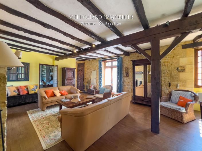 Image No.21-3 Bed House for sale