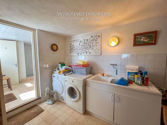 Image No.31-3 Bed House for sale