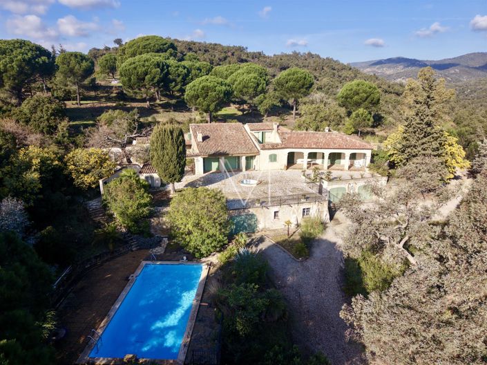 Image No.17-8 Bed House for sale