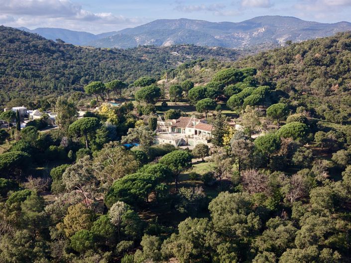 Image No.19-8 Bed House for sale