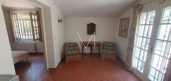 Image No.20-8 Bed House for sale