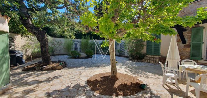 Image No.25-8 Bed House for sale